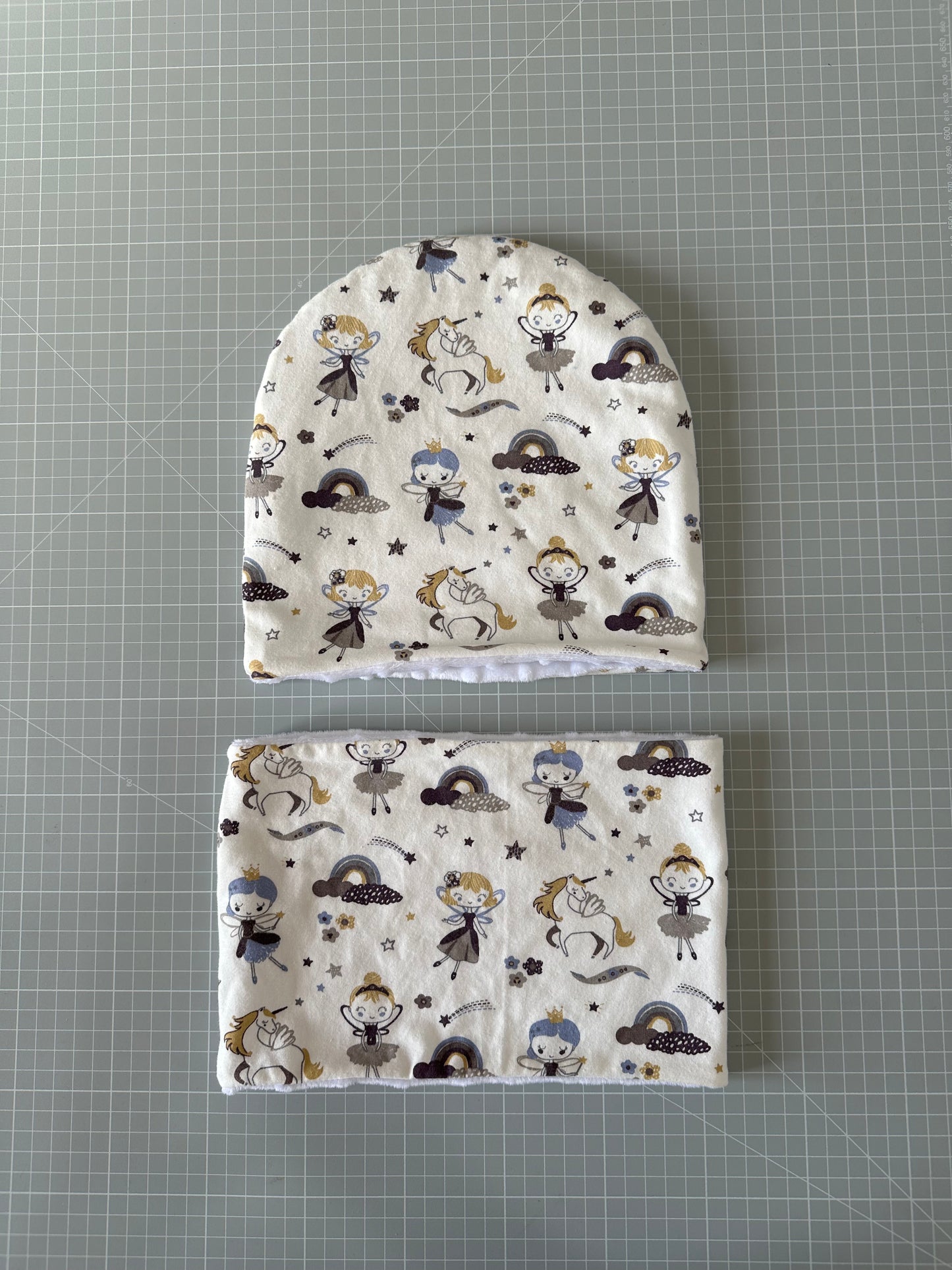 Cappello e scaldacollo bambina