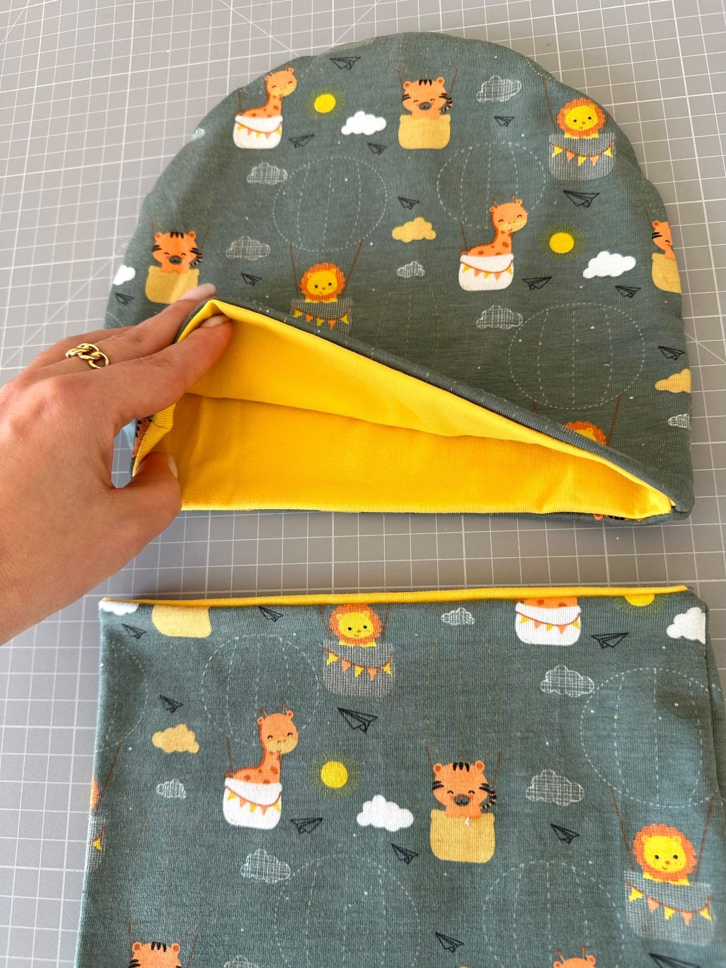 Cappello e scaldacollo bambino taglia 4 anni