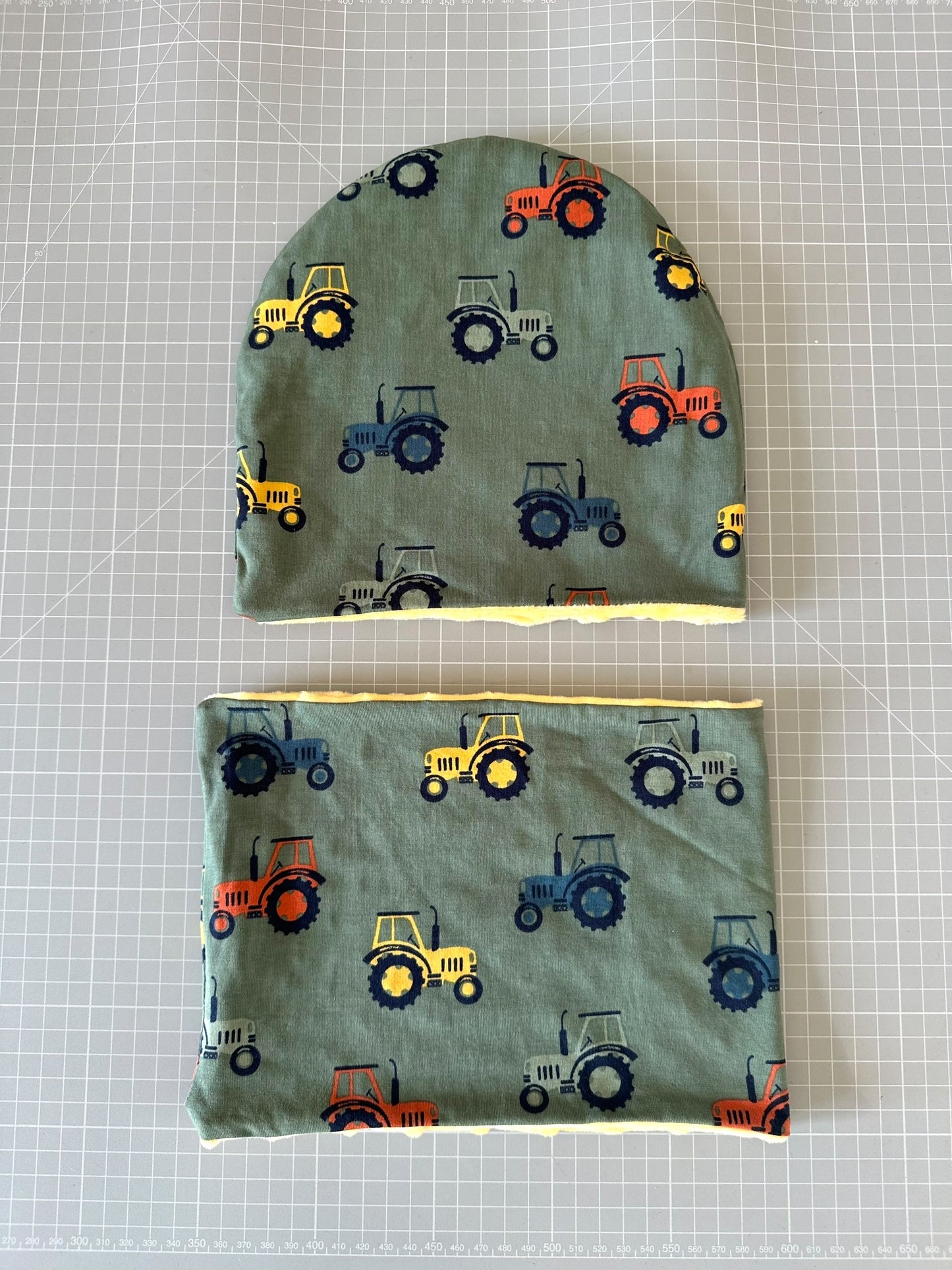 Cappello e scaldacollo bambino taglia 5 anni
