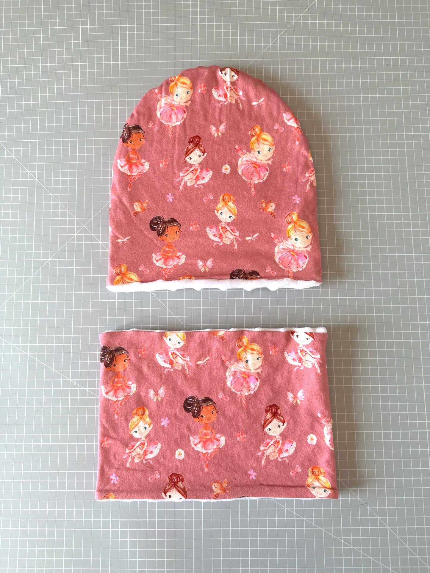 Cappello e scaldacollo bambina