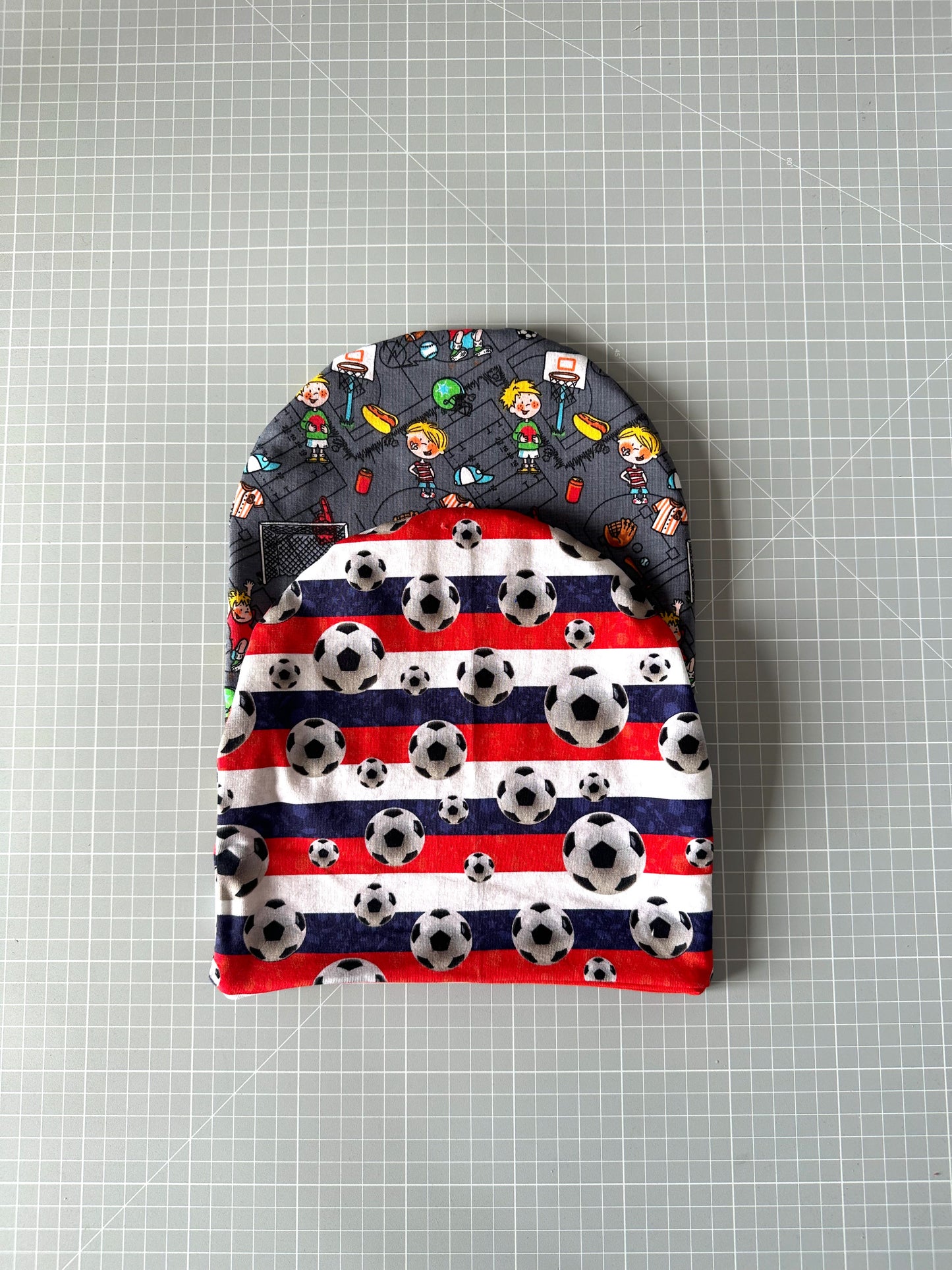 2 Cappelli bambino taglia 4 anni