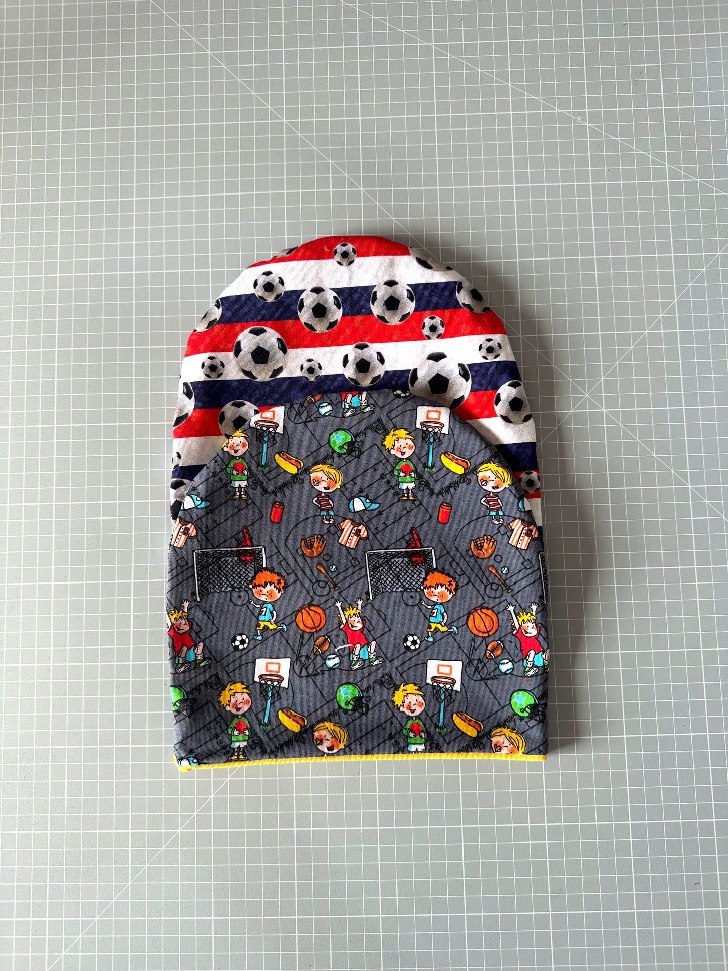 2 Cappelli bambino taglia 4 anni