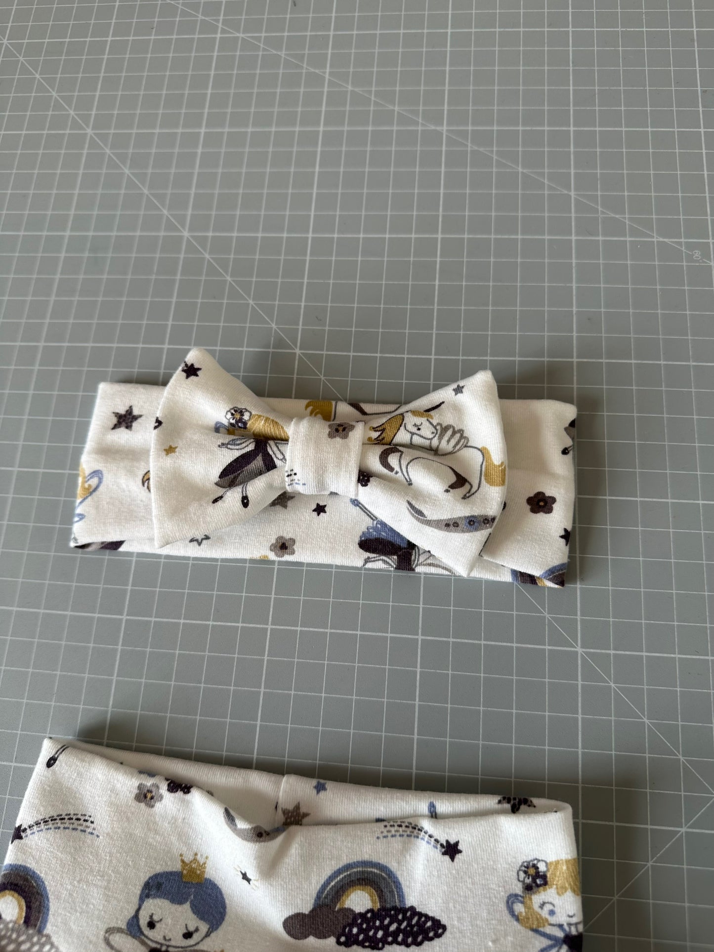 Completo pantaloncino e fascia capelli