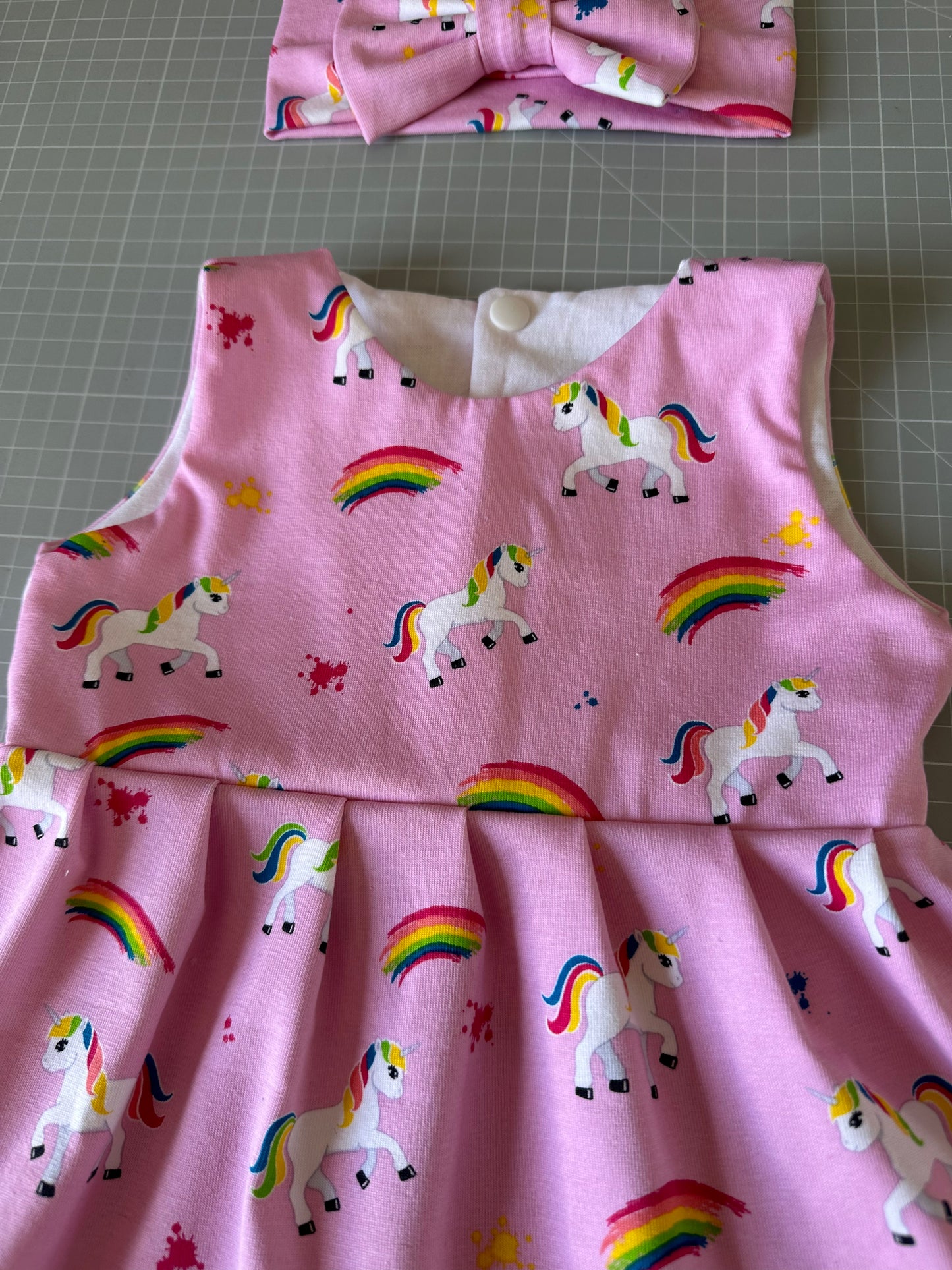 Abitino estivo e fascia capelli abbinata