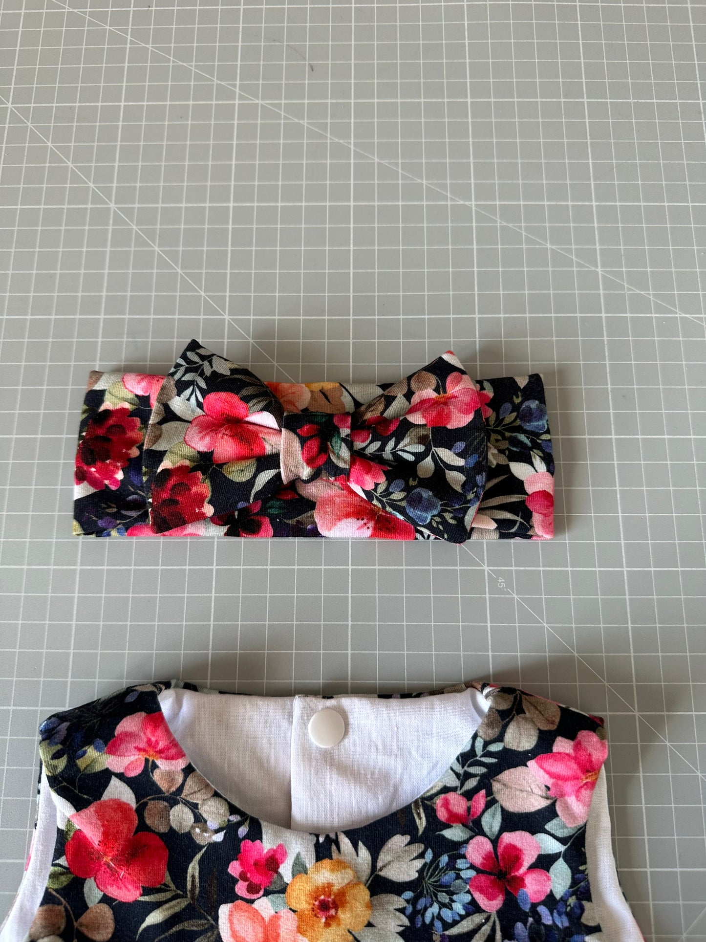 Abitino estivo e fascia capelli abbinata