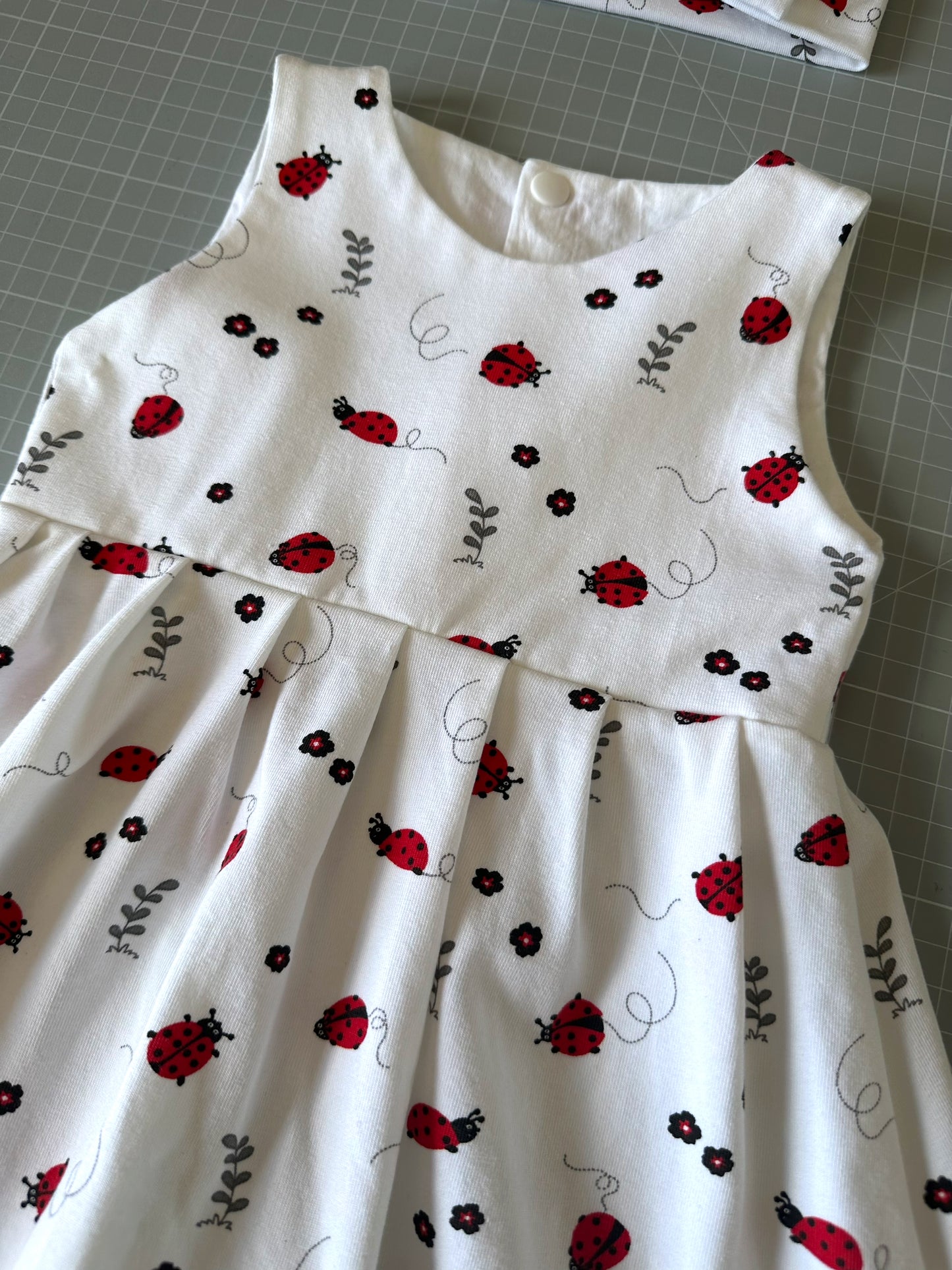 Abitino estivo e fascia capelli abbinata