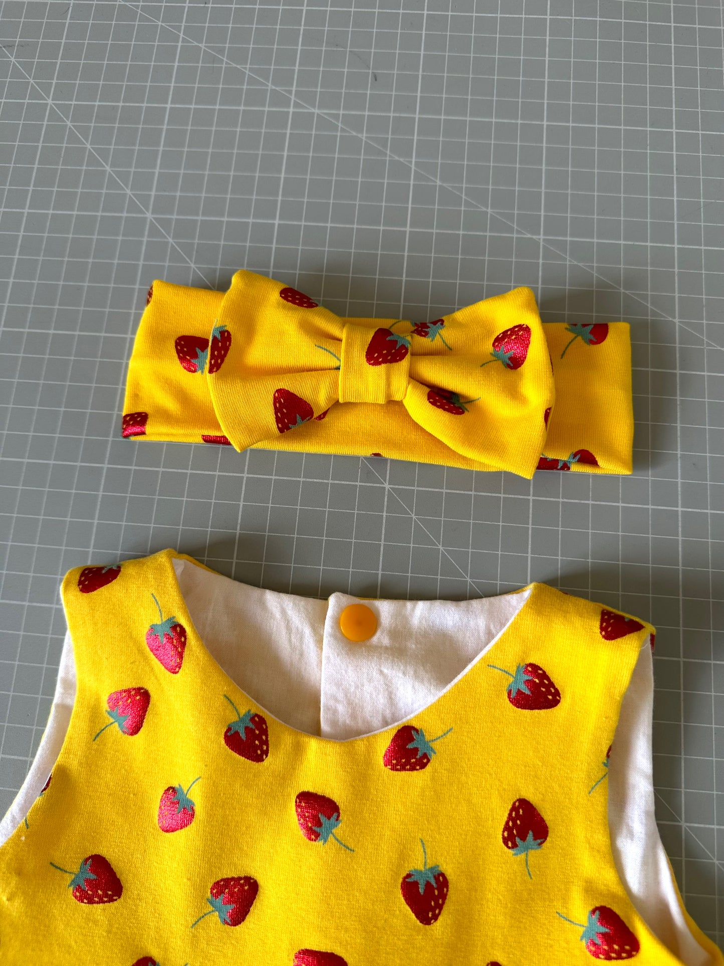 Abitino estivo e fascia capelli abbinata